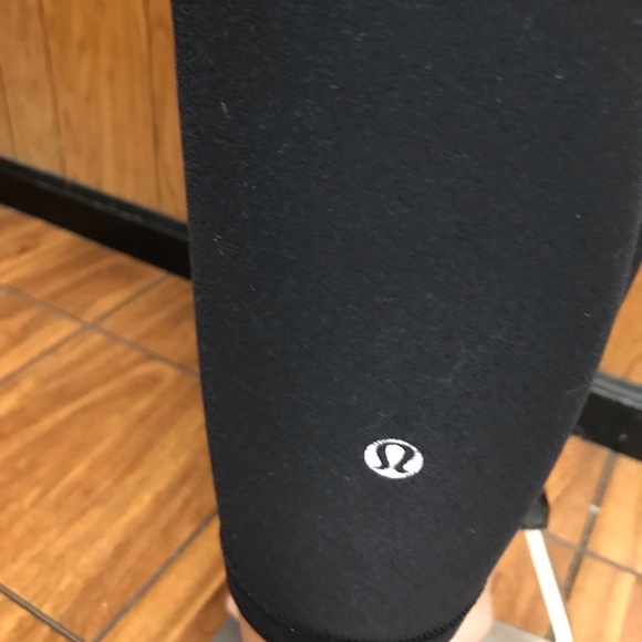 Lululemon" Wunder Under Crop II Full On Luon- Black-Size 4 -Good Condition - Picture 13 of 14